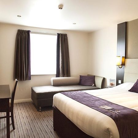 Premier Inn Fleet Exterior photo