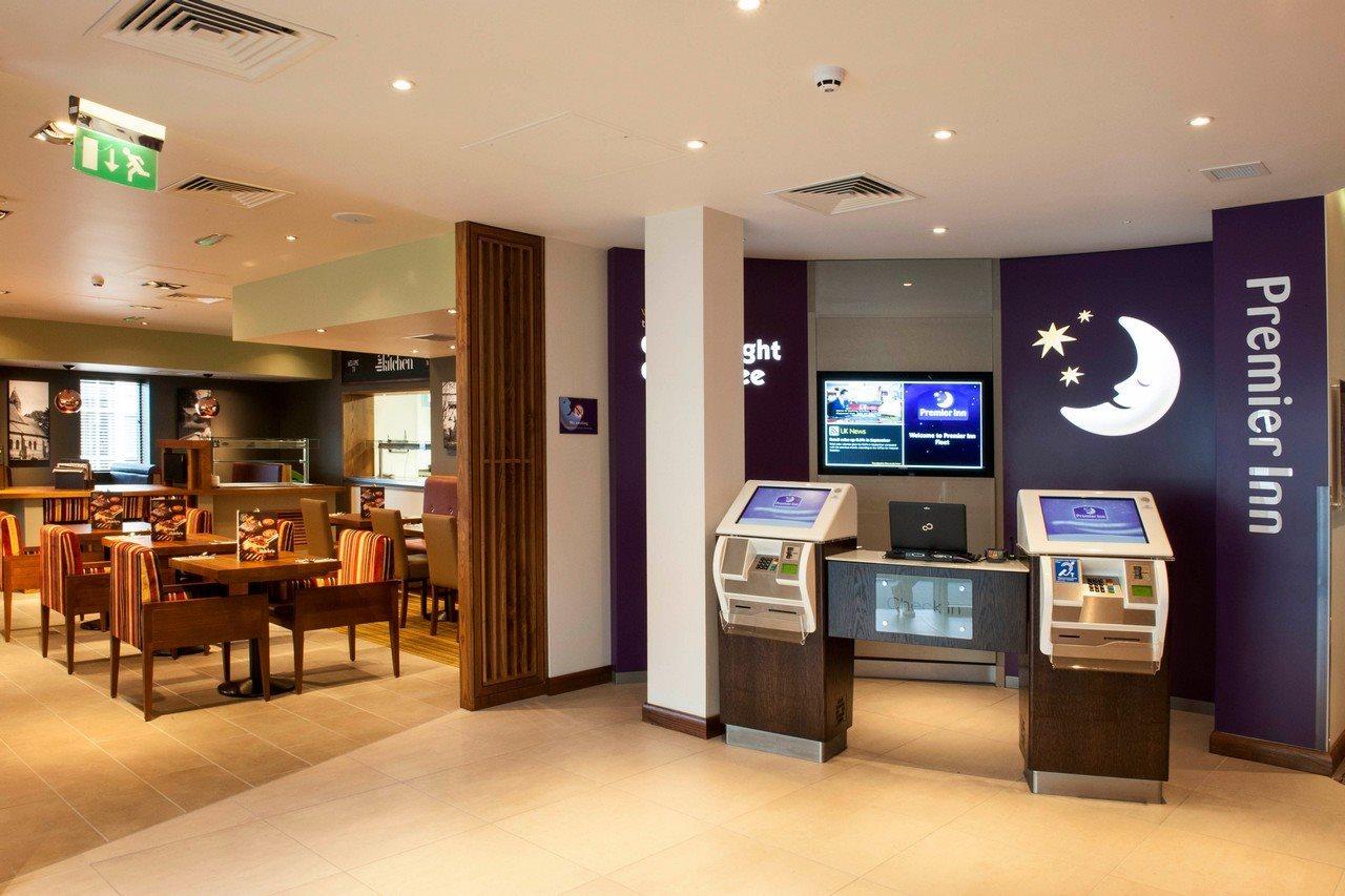 Premier Inn Fleet Exterior photo