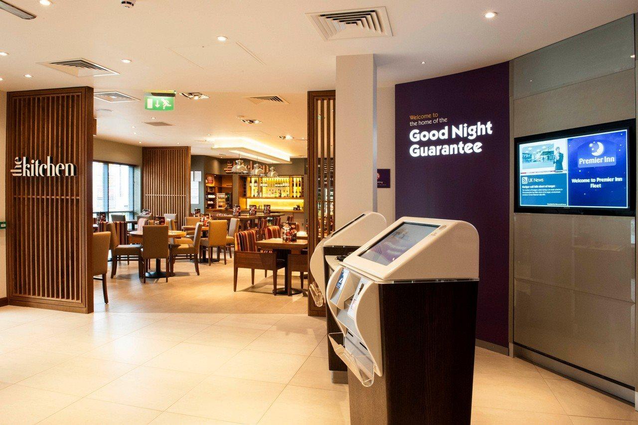 Premier Inn Fleet Exterior photo