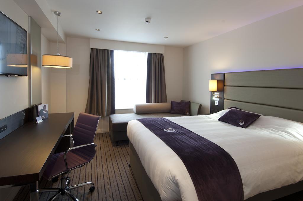 Premier Inn Fleet Room photo