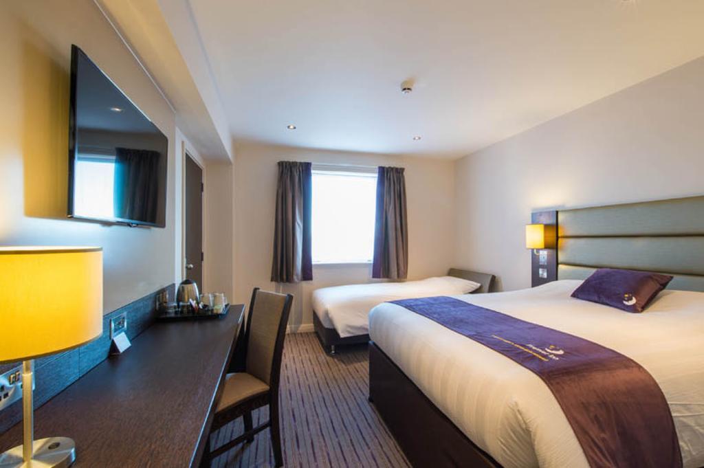 Premier Inn Fleet Exterior photo