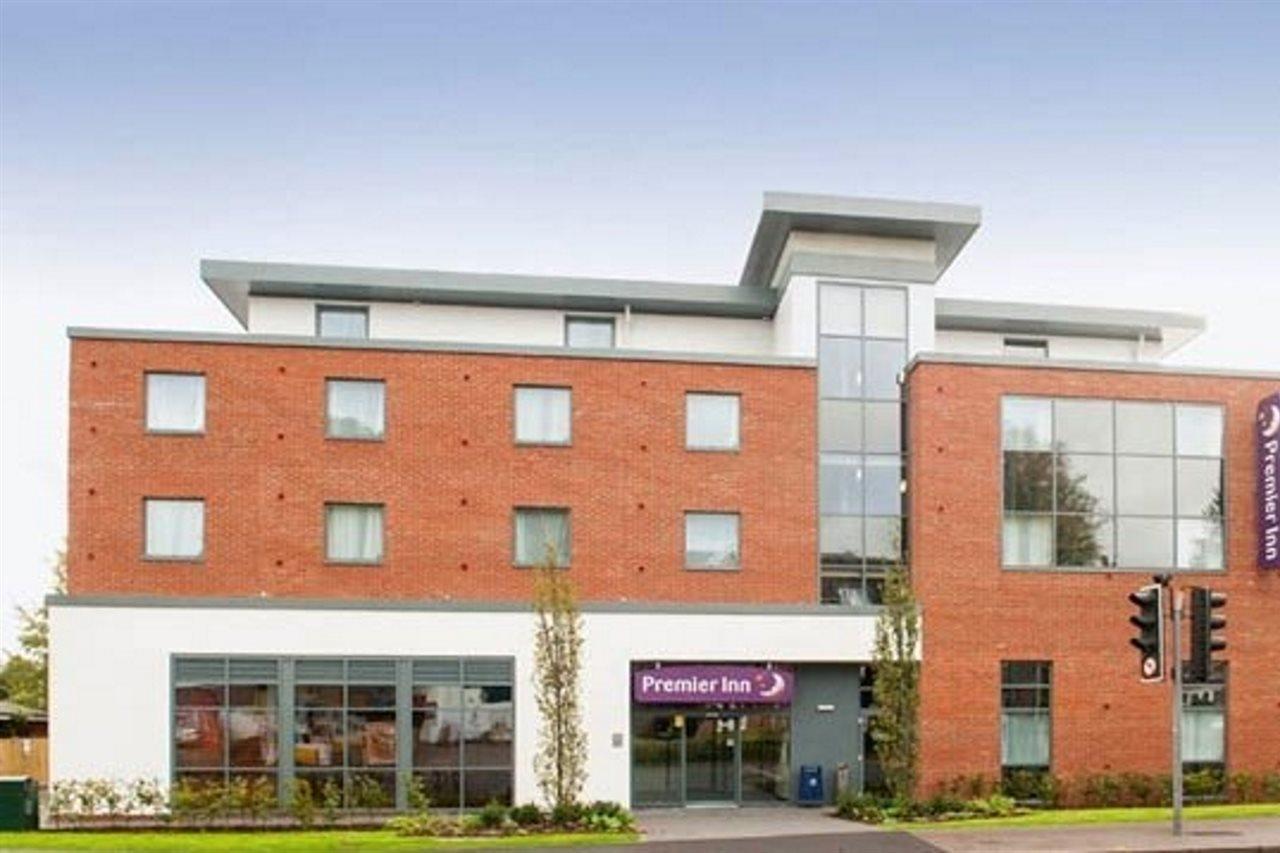 Premier Inn Fleet Exterior photo