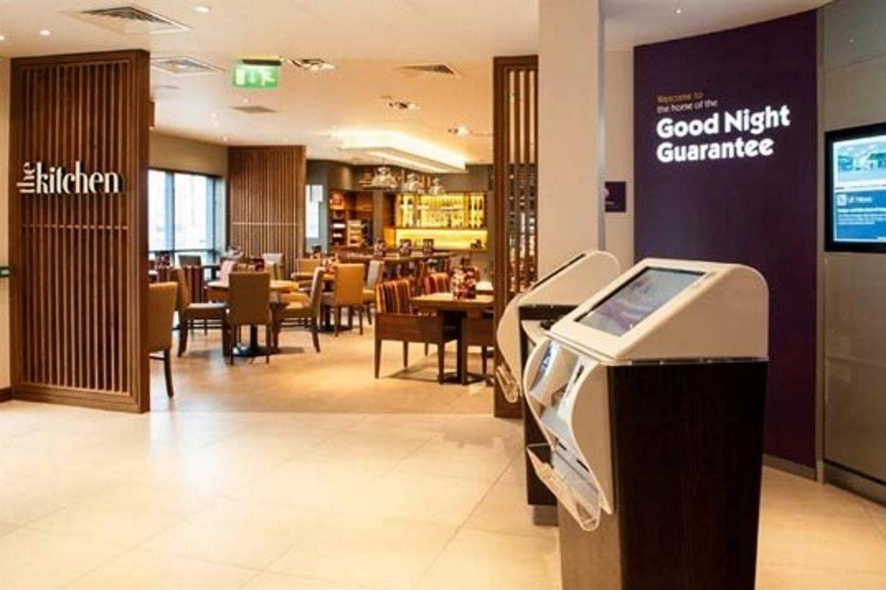 Premier Inn Fleet Exterior photo