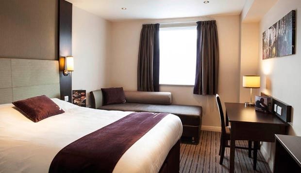 Premier Inn Fleet Exterior photo
